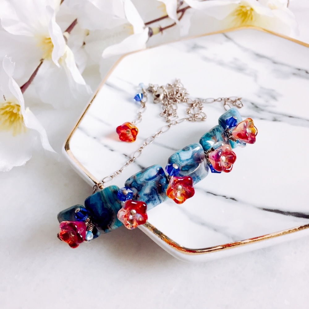 🌺Artisan Hibiscus Floral Bead Necklace🌺